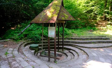 Znečistenie Červeného medokýša vo Zvolene roky znemožňuje piť liečivú vodu. Dočkajú sa obyvatelia riešenia?