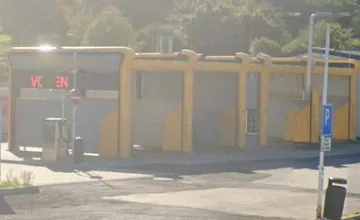 Zvolenčan nahádzal na umyvárni mince do vysávača, ten bol však upchatý, kto mu vráti peniaze? Majiteľ reaguje