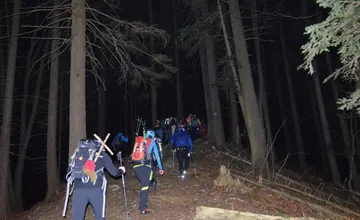 Desiatky kilometrov v tme, tichu a modlitbe. Veriaci vyrazia na Extrémnu krížovú cestu v Žilinskom kraji