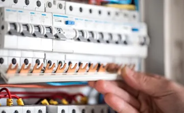 Viaceré domácnosti v Banskej Bystrici ostanú bez elektriny. Pozrite si, či sa týka odstávka aj vás