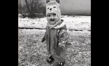 Štiavničania sa lúčia s malou Alžbetkou, ktorá sa tragicky utopila v záhradnom jazierku. Obyvateľom jej parte trhá srdce