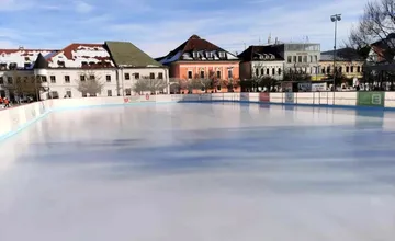 FOTO: Dosluhujúce klzisko na Námestí SNP vo Zvolene nahradí multifunkčná plocha, takto vyzerá návrh projektu