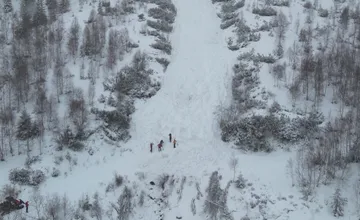 Turistike v Nízkych Tatrách sa radšej vyhnite, hrozí tam víchrica a vznik lavín