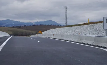 VIDEO: Na juhu Slovenska pribudnú nové kilometre R2, štát vyhlásil tender na dva úseky