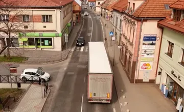 Krupinu trápi hluk z áut a zhoršená kvalita ovzdušia, mesto volá po obchvate, štát problém odsúva