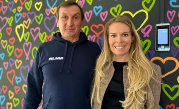 FOTO: Rodáčka z Detvy zaujala vďaka silnému príbehu. Škola, ktorú kedysi obchádzali, dnes patrí medzi najlepšie v Česku