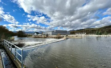 Kvôli prácam pri Hrone hrozí dočasné zakalenie vody, obyvatelia tejto časti Bystrice by mali zbystriť pozornosť