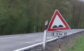 Cesta do Štiavnice je tŕňom v oku pre vodičov aj turistov. Hoci štát roky sľubuje opravu, peniaze stále chýbajú