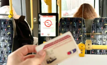 Bystričania pravidelne hľadajú v MHD funkčný terminál, revízori napriek tomu dali pokutu aj mamičke s chorým synom