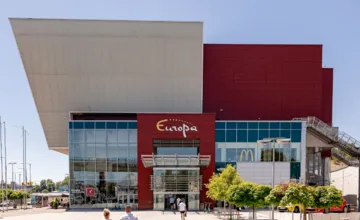 Májové sviatky menia otváracie hodiny reťazcov. Niektoré obchody v Bystrickom ostávajú otvorené, kde si nakúpite?