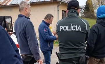 Spor o elektráreň Málinec sa vyostruje, vedci mali čeliť napadnutiu, aktivisti obvinenia odmietajú