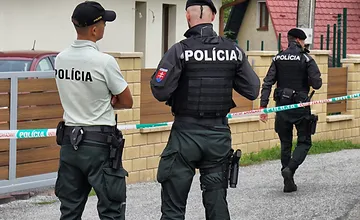 V Žiari nad Hronom došlo k lúpeži v herni, páchateľ vytchol pracovníčke z rúk desaťtisíce eur