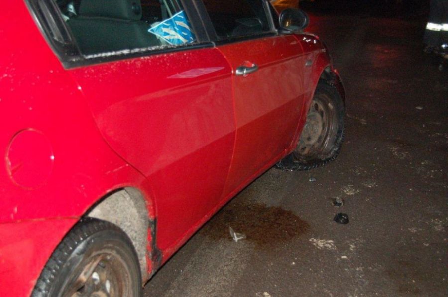Mladý Banskobystričan šoféroval s dvomi promile, na alkohol doplatil pri prejazde kruhového objazdu, foto 1