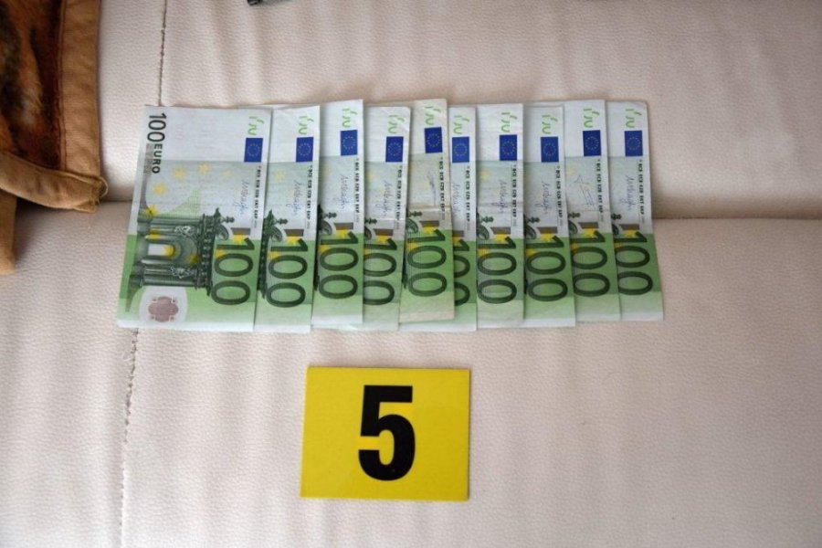 Zadržali troch páchateľov, ktorí ukradli 54 tisíc eur, všetci majú kriminálnu minulosť, foto 4