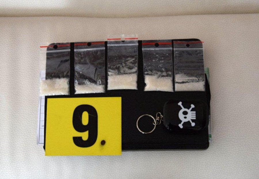 Zadržali troch páchateľov, ktorí ukradli 54 tisíc eur, všetci majú kriminálnu minulosť, foto 6