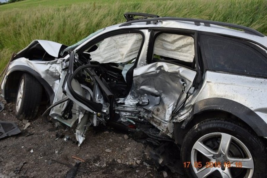 Tragická nehoda: Vodič Audi nedal prednosť v jazde a po zrážke prišiel o život, foto 3