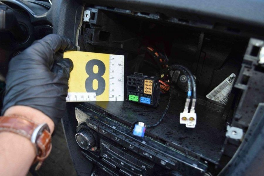 Tri vlámania počas jedného týždňa. Polícia pátra po páchateľoch, ktorý vykrádajú autá, foto 2