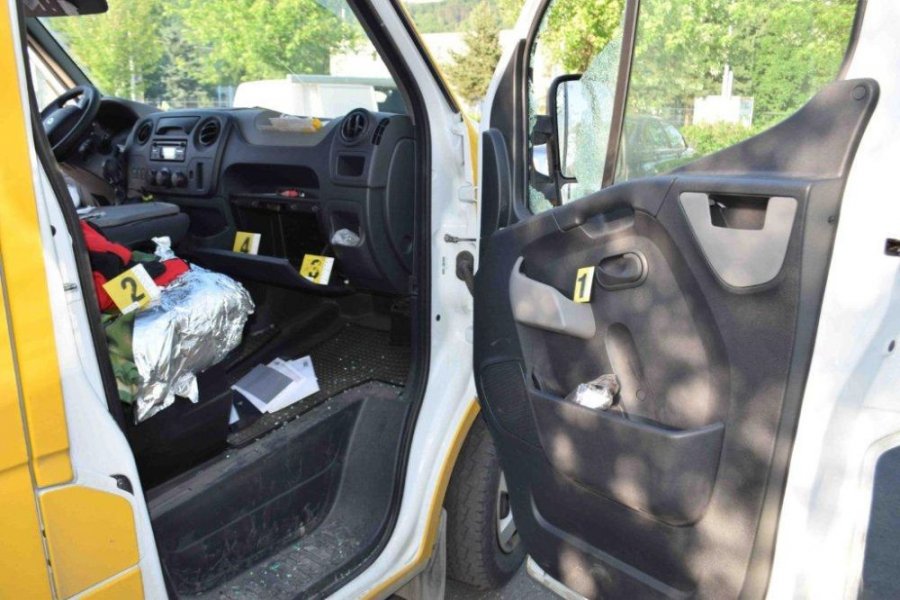 Tri vlámania počas jedného týždňa. Polícia pátra po páchateľoch, ktorý vykrádajú autá, foto 4