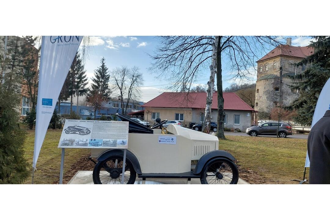 FOTO: Prvé slovenské auto, foto 2