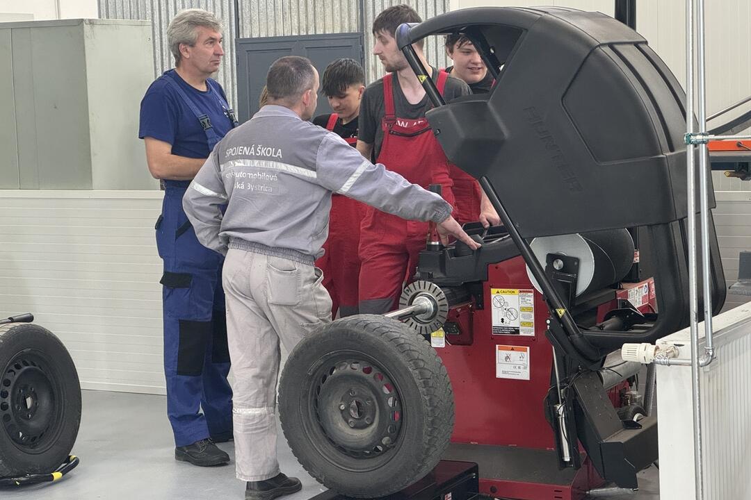 FOTO: Rekonštrukcia Spojenej školy vo Vlkanovej stála viac ako štyri milióny eur, foto 3