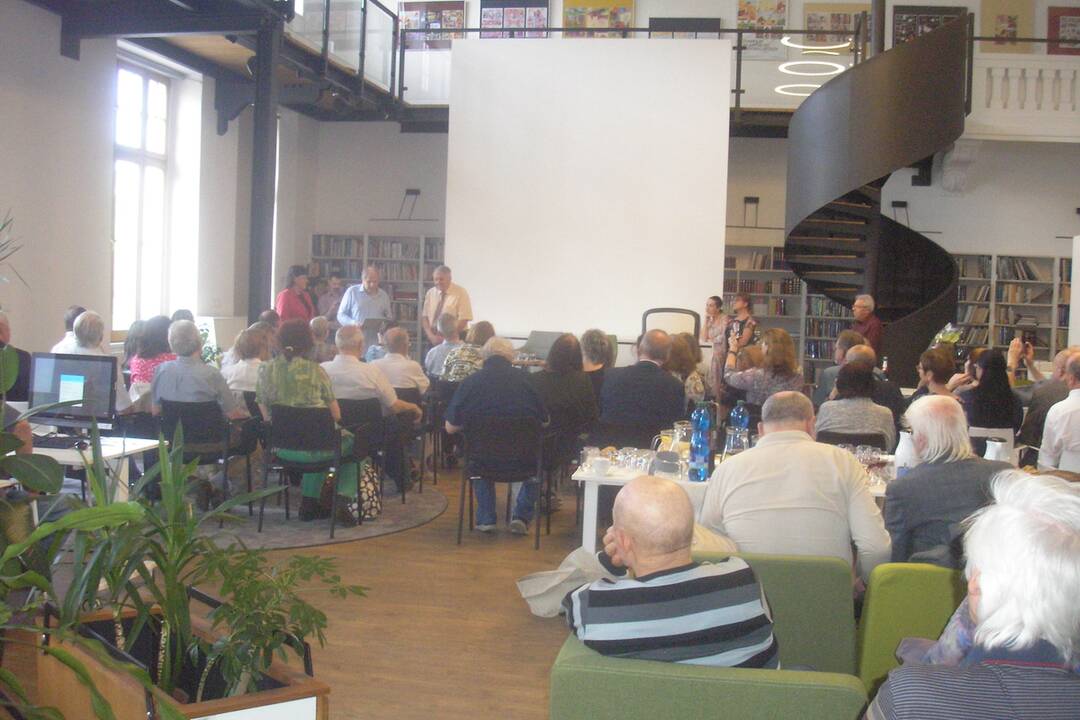 FOTO: Krst Bilyho novej knihy Maximinimá, foto 1