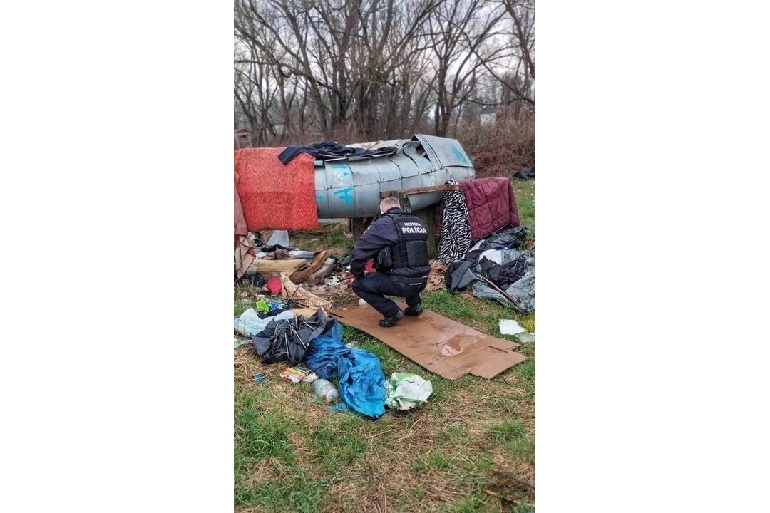 FOTO: Zvolen bojuje s čiernymi skládkami, foto 3