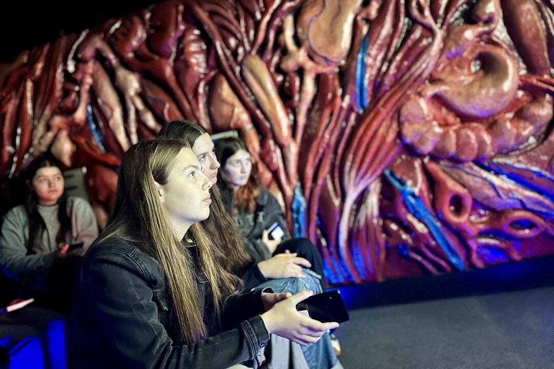 FOTO: V banskobystrickej železničnej stanici stojí protidrogový vlak, foto 2