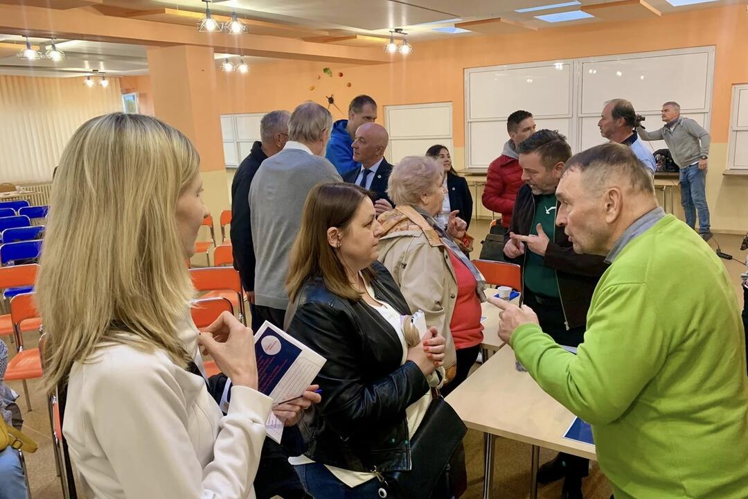FOTO: V Banskej Bystrici diskutujú o rezidentských zónach, nie všetci sú spokojní, foto 7