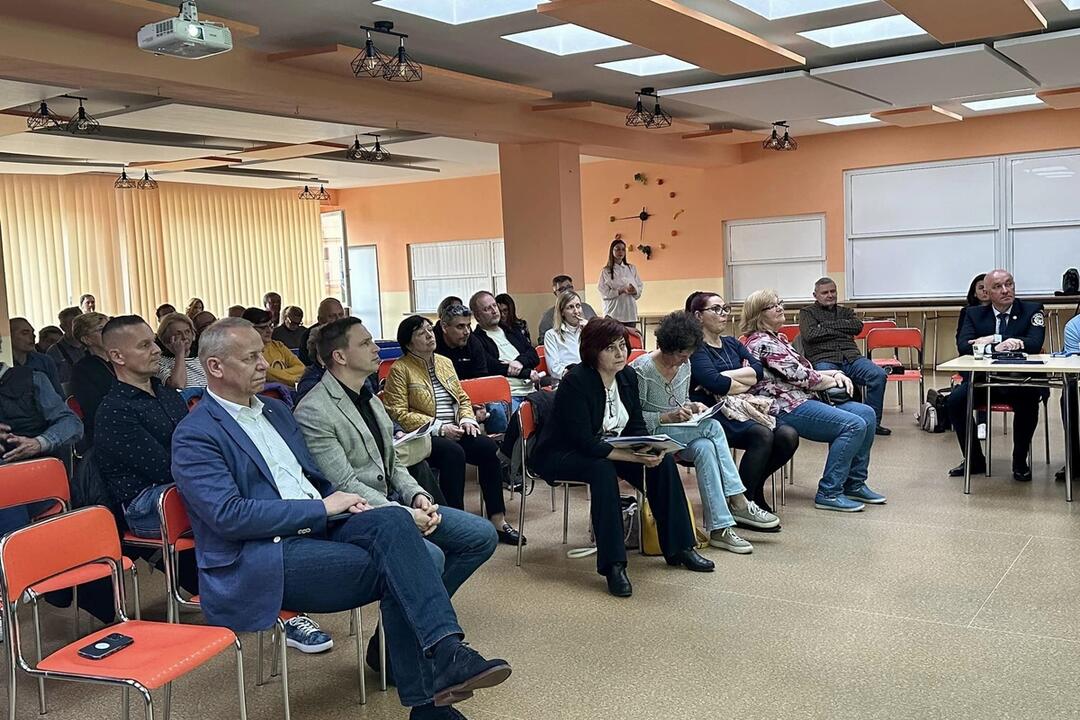 FOTO: V Banskej Bystrici diskutujú o rezidentských zónach, nie všetci sú spokojní, foto 8