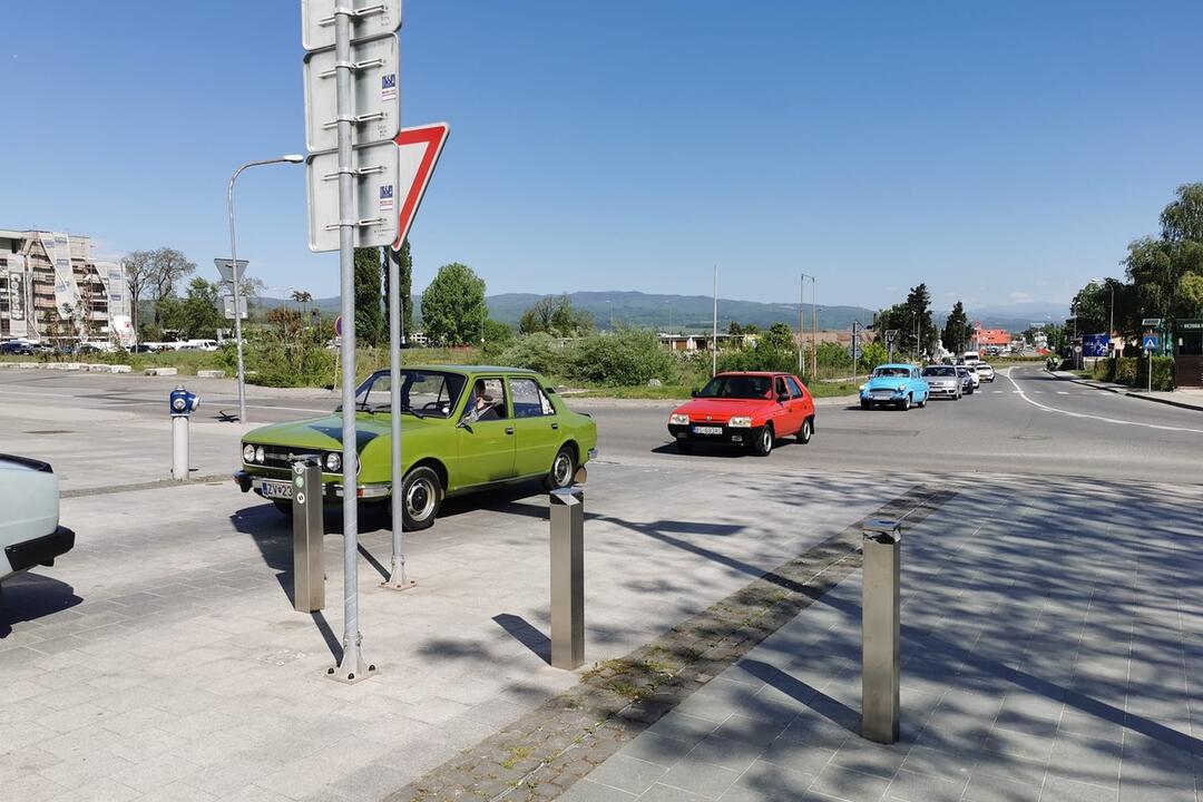 FOTO: Unikátne veterány na zvolenskom námestí. Prišli si ich obzrieť stovky ľudí, foto 8