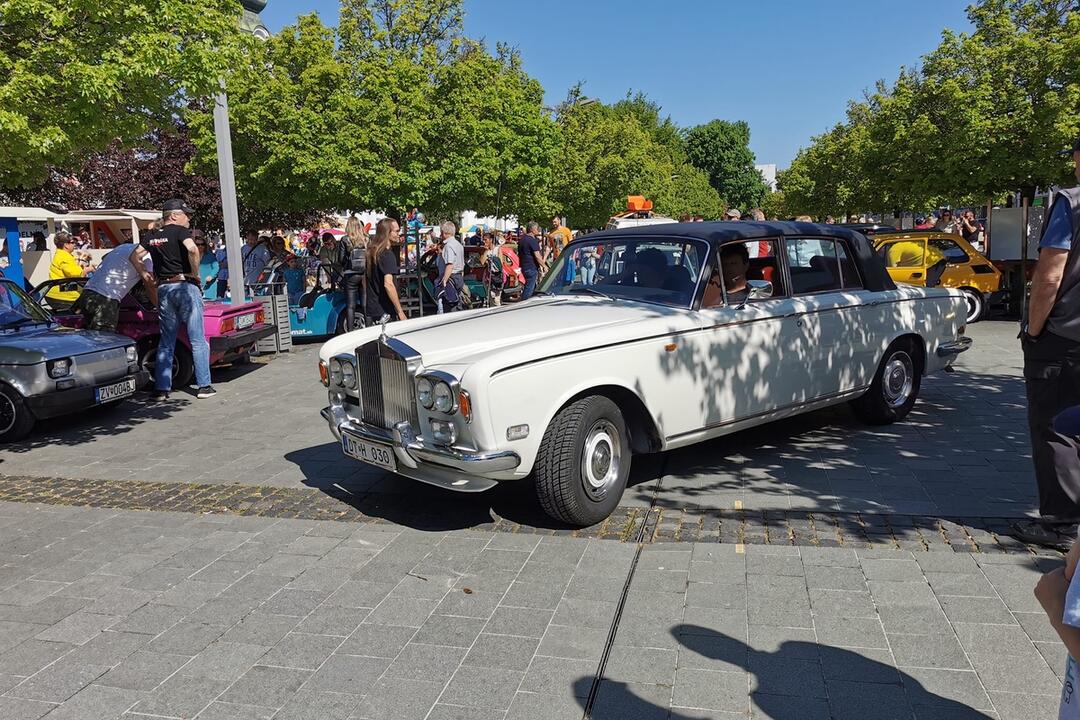 FOTO: Unikátne veterány na zvolenskom námestí. Prišli si ich obzrieť stovky ľudí, foto 9