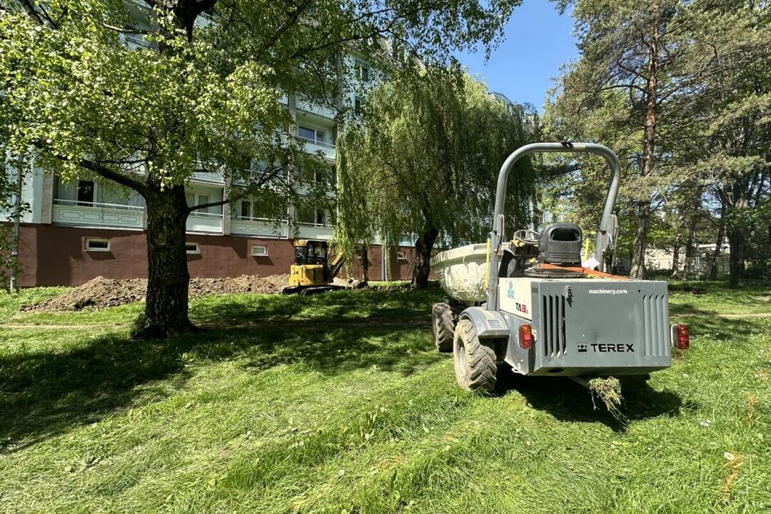 FOTO: Na Fončorde v Banskej Bystrici budujú novú oddychovú zónu. Komu bude určená? , foto 2