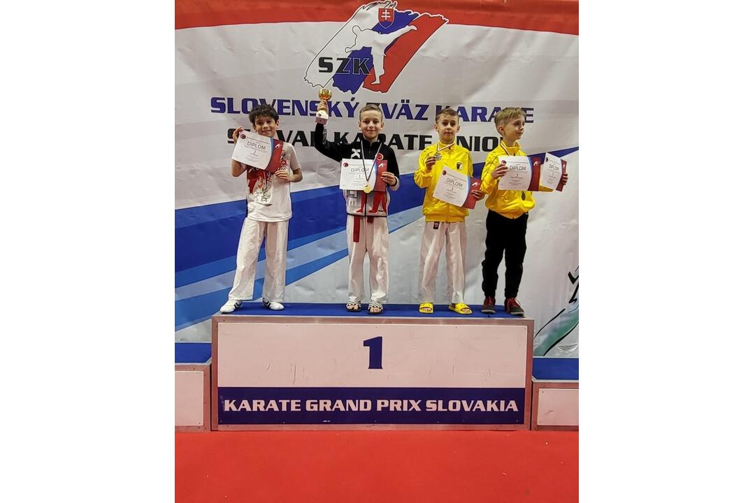 FOTO: Karate klub MŠK Žiar nad Hronom získal viaceré medaily, foto 3