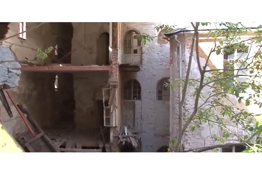 FOTO: V Banskej Štiavnici sa zrútila významná budova. Študoval v nej aj Andrej Sládkovič, foto 1