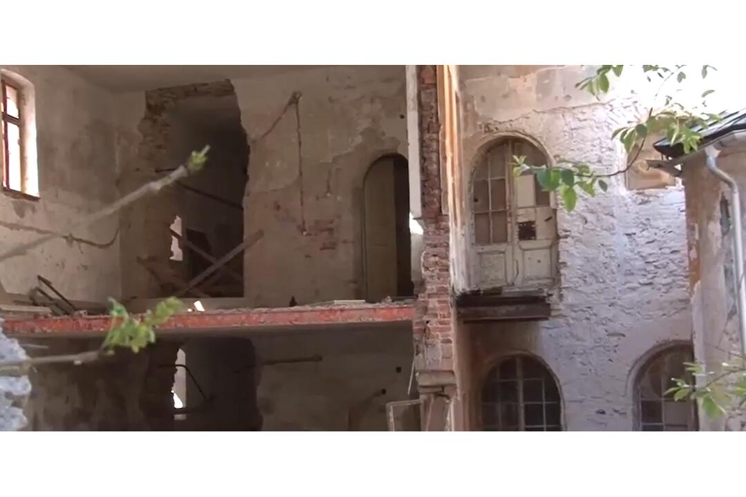 FOTO: V Banskej Štiavnici sa zrútila významná budova. Študoval v nej aj Andrej Sládkovič, foto 2
