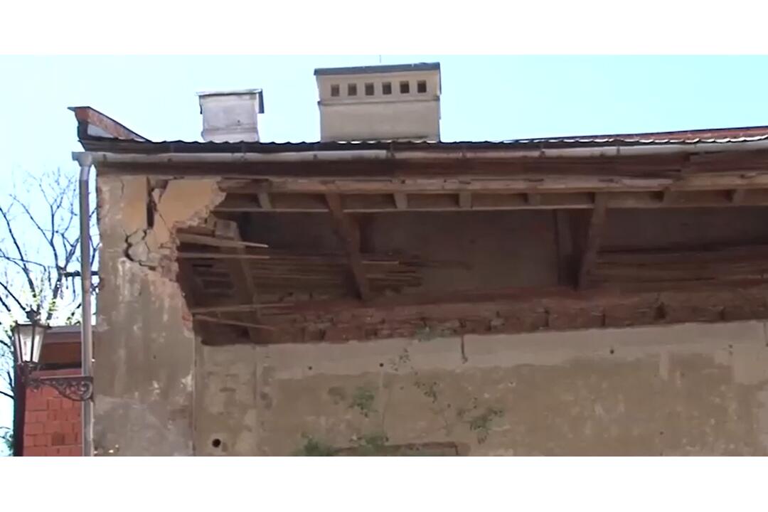 FOTO: V Banskej Štiavnici sa zrútila významná budova. Študoval v nej aj Andrej Sládkovič, foto 5