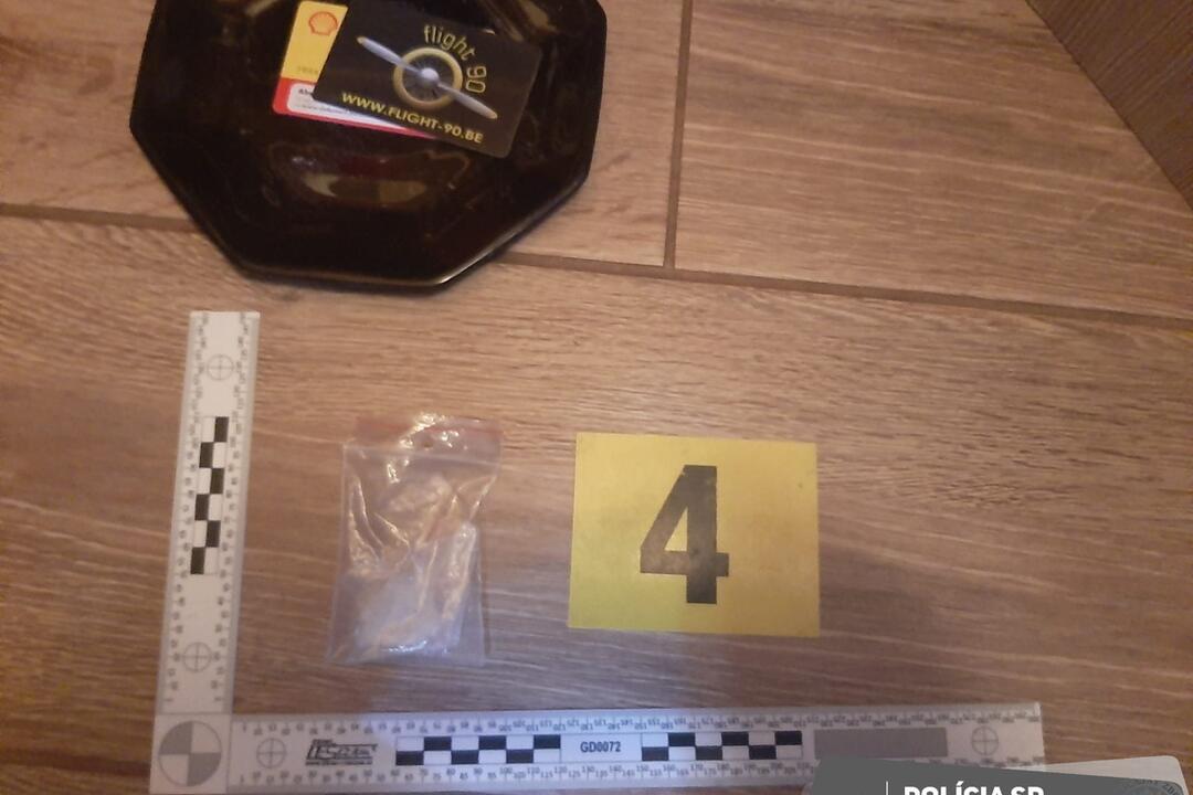 FOTO: Zásah rimavskosobotských kriminalistov odhalil zásoby pervitínu, foto 2