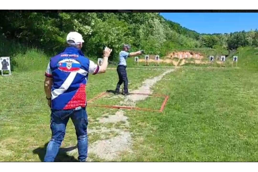 FOTO: Banskobystrická mestská polícia sa pýši úspechmi. Bodovali na streleckej súťaži, foto 2