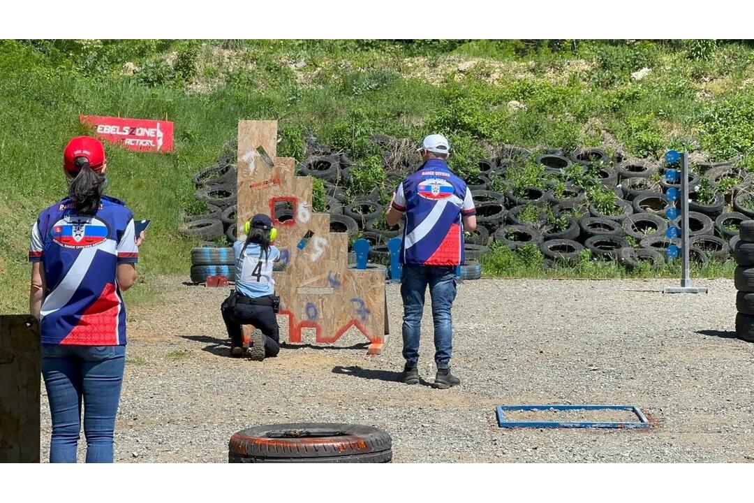 FOTO: Banskobystrická mestská polícia sa pýši úspechmi. Bodovali na streleckej súťaži, foto 4