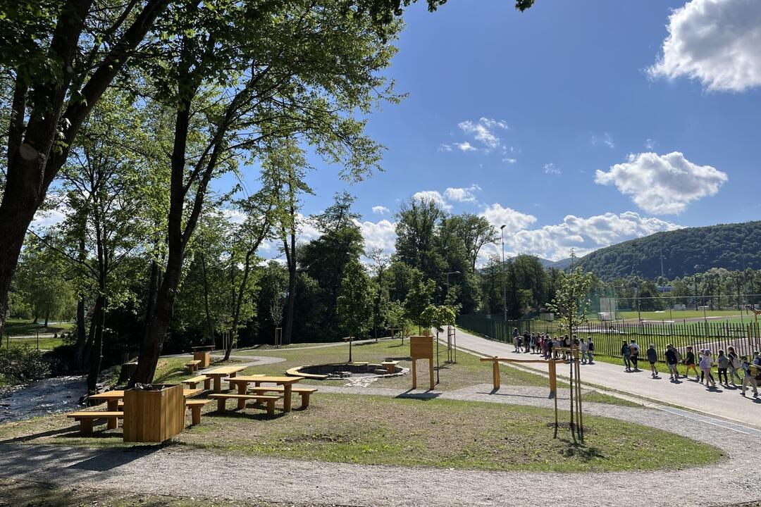 FOTO: Nová oddychová zóna v Banskej Bystrici je hotová. Čo nájdete v Tajovke? , foto 1