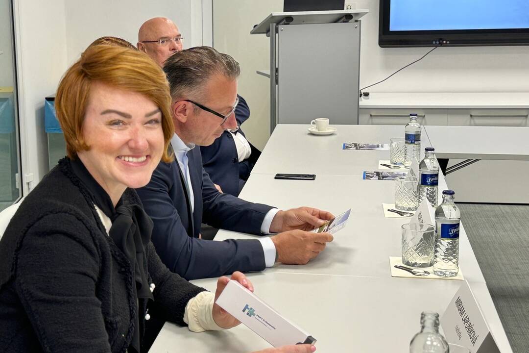 FOTO: Rooseveltova nemocnica podpísala zmluvu so zhotoviteľom, foto 2