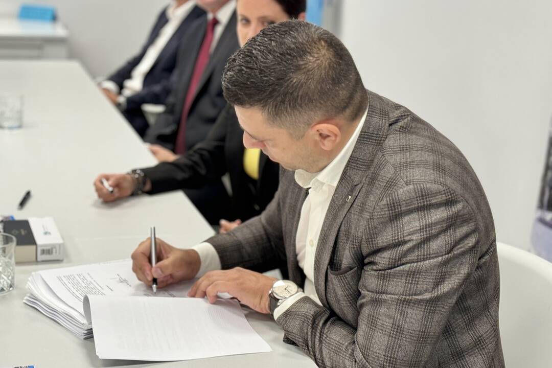 FOTO: Rooseveltova nemocnica podpísala zmluvu so zhotoviteľom, foto 3