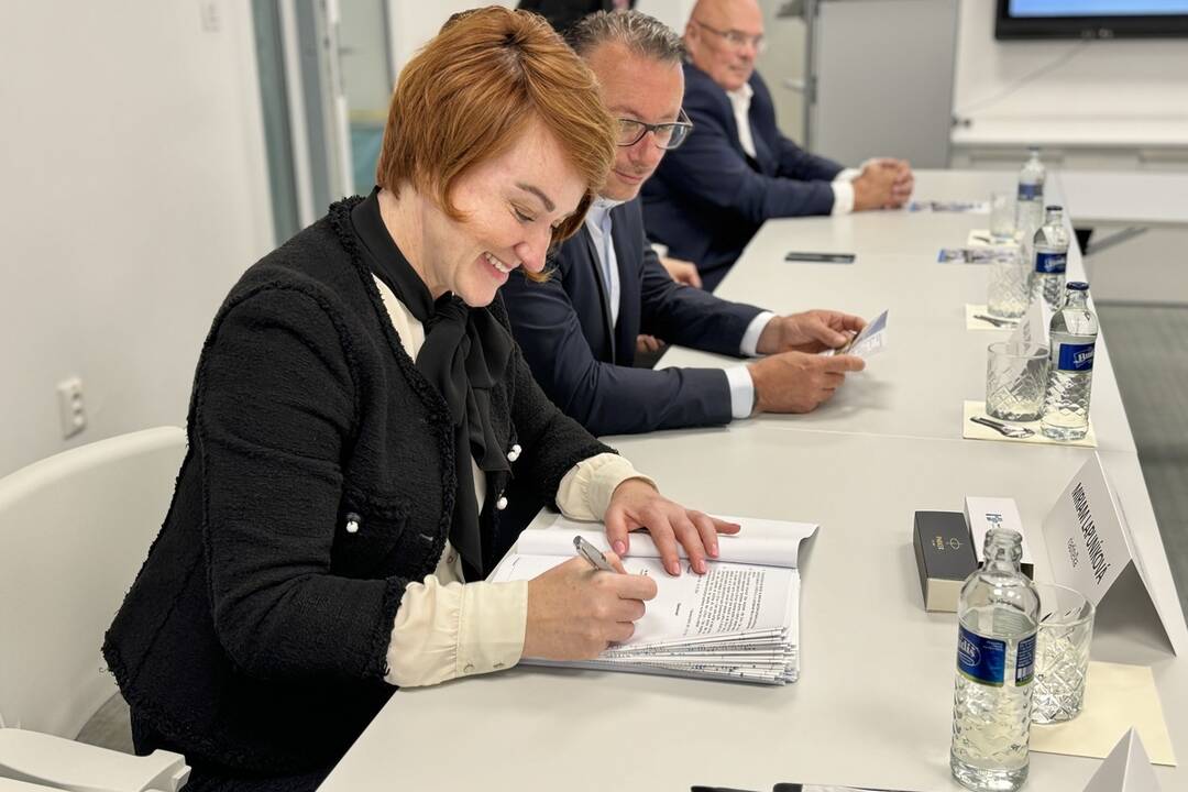 FOTO: Rooseveltova nemocnica podpísala zmluvu so zhotoviteľom, foto 4