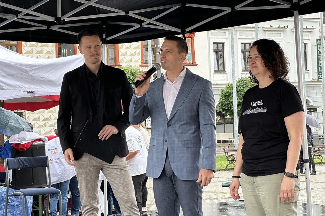 FOTO: Pod jednou strechou. Podujatie, ktoré zabáva aj pomáha, foto 1