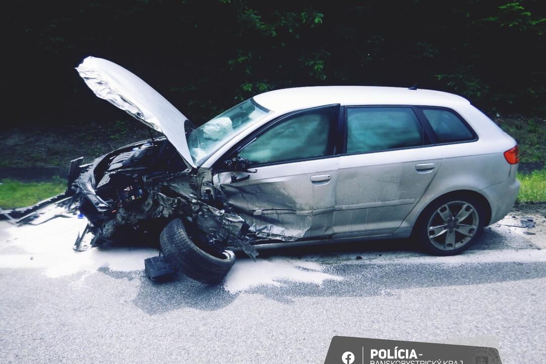 FOTO: Unavený Banskobystričan sa pri Krupine zrazil s kamiónom, foto 2