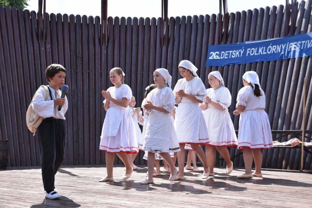 FOTO: Folklórny festival Pod Inovcom, foto 2