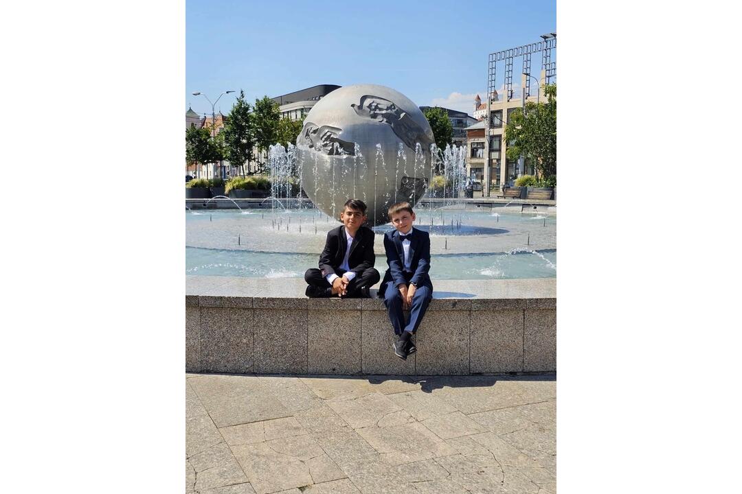 FOTO: Žiaci Maťko a Leo z Brezna pomohli staršiemu pánovi, stretli sa aj s prezidentkou, foto 1