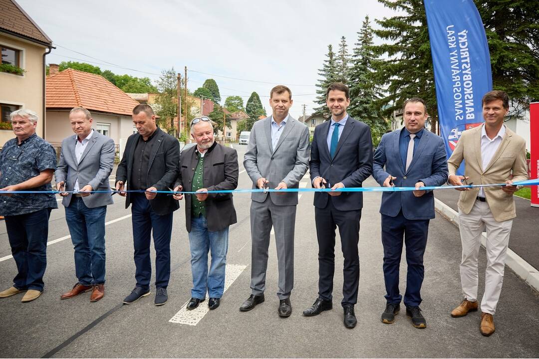 FOTO: Slávnostné otvorenie zrekonštruovaného úseku cesty, foto 1