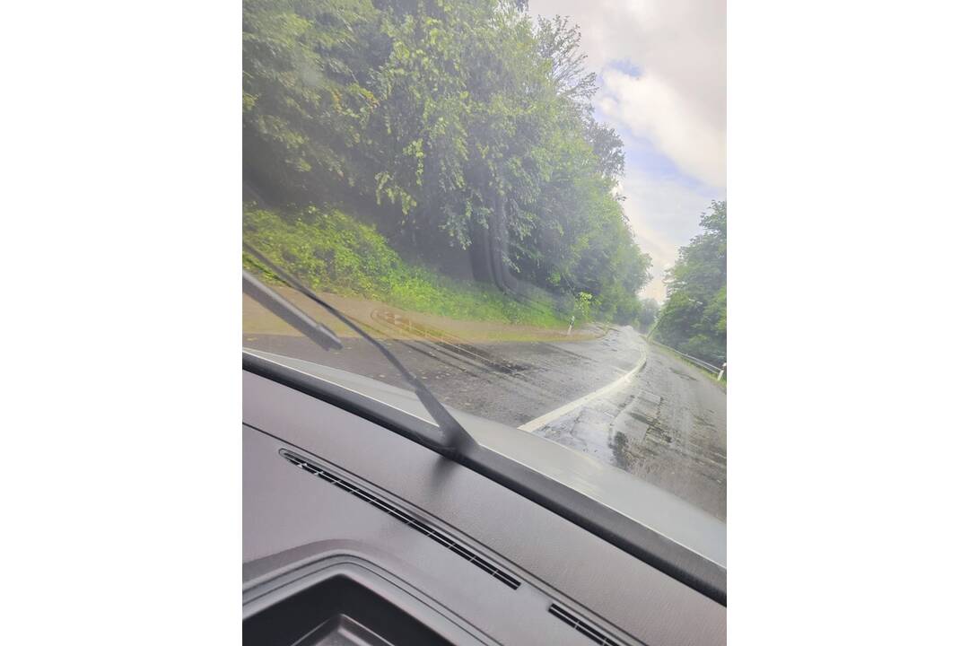 FOTO: Intenzívne búrky spôsobili pri Kozelníku veľké škody, foto 2