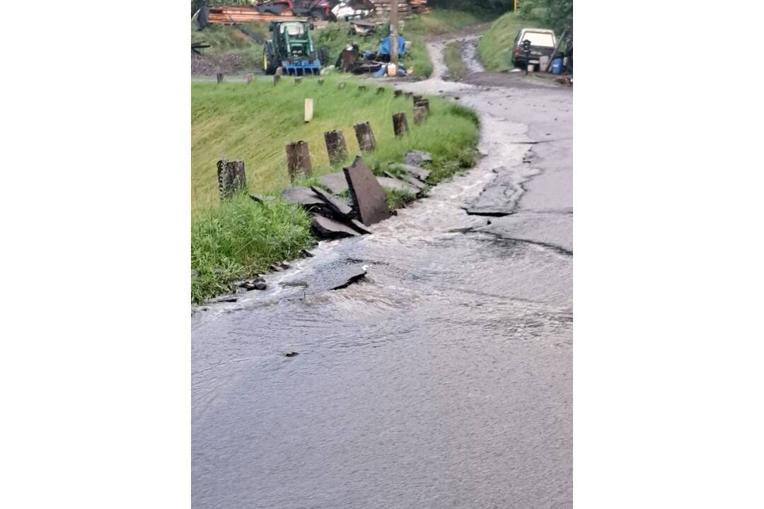 FOTO: Intenzívne búrky spôsobili pri Kozelníku veľké škody, foto 4